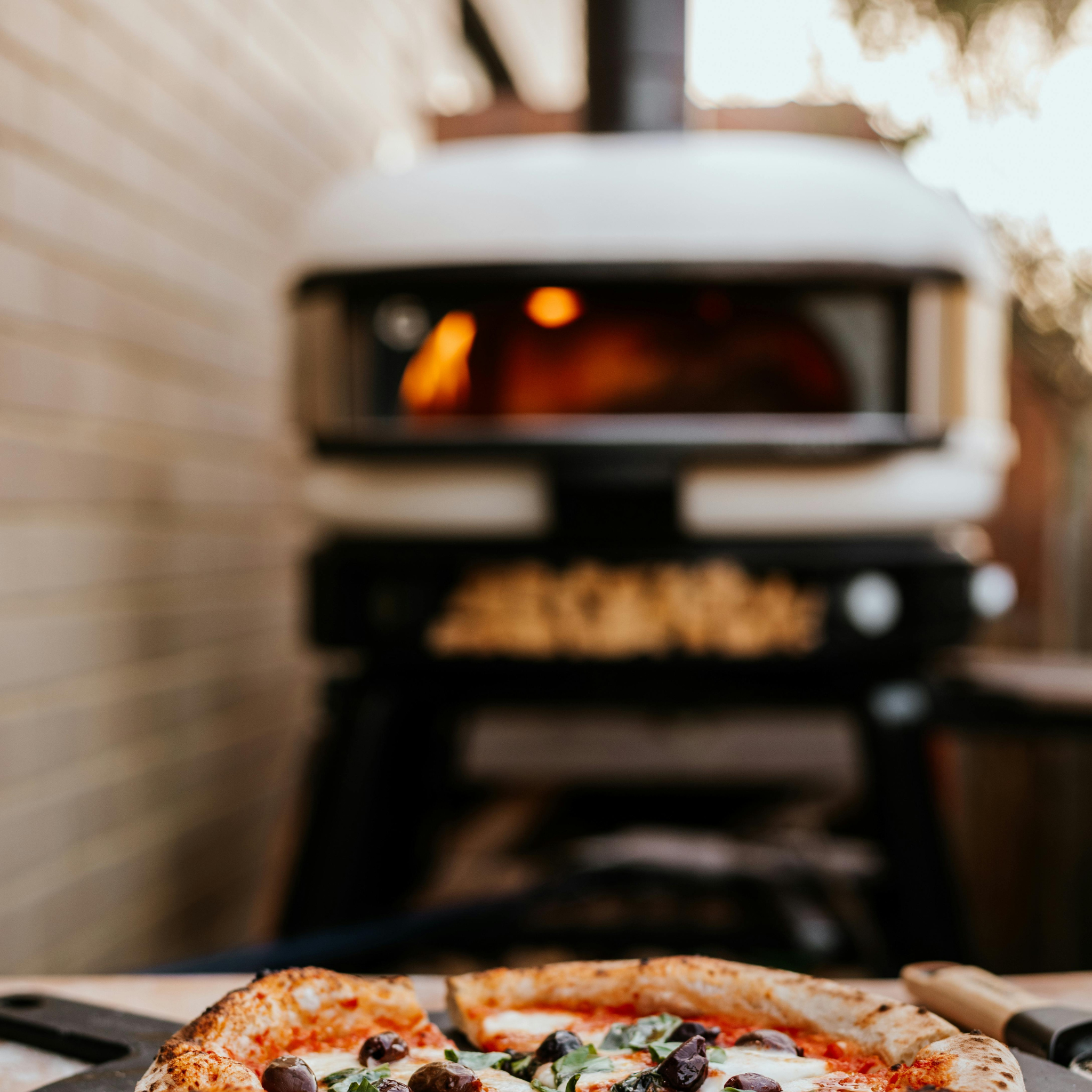 Compact Outdoor Pizza Oven